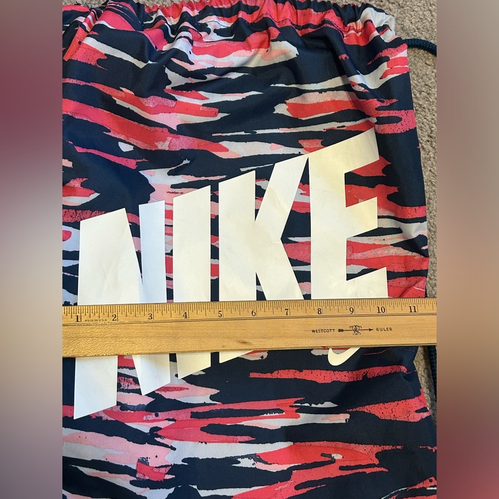 Nike Drawstring Bag - Picture 4 of 4